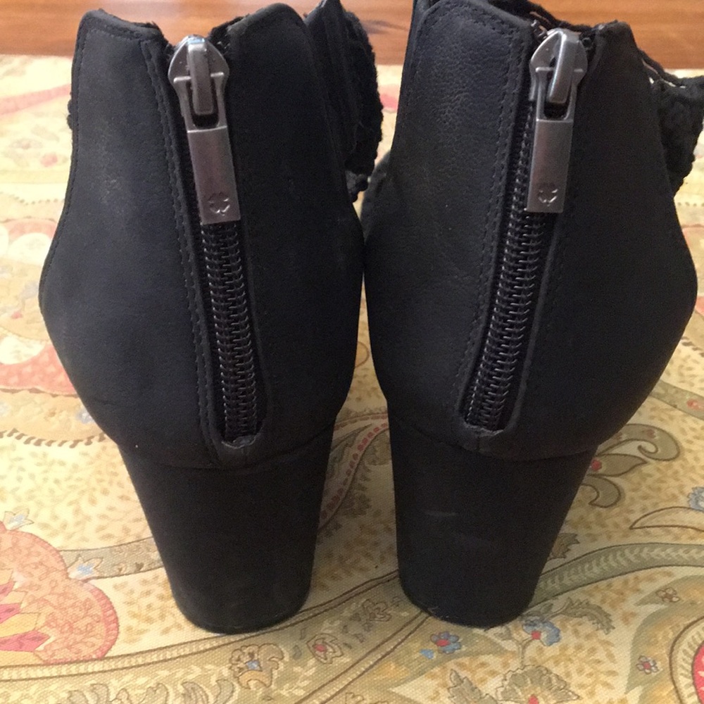 Lucky Brand Sandal - Picture 3 of 5